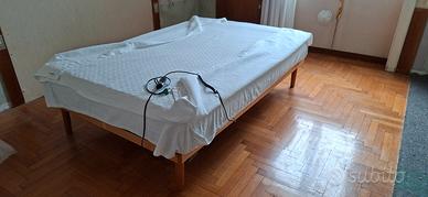 letto elettrico per anziani con materasso