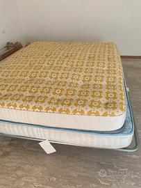 Coppia di materassi matrimoniali