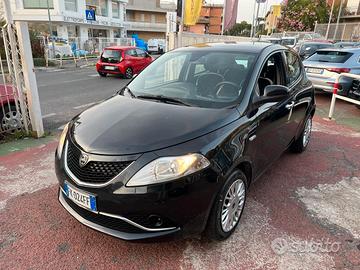 LANCIA YPSILON *ADATTA NEOPATENTATI*