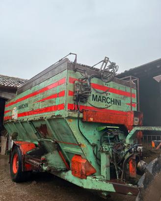 Carro Miscelatore MARCHINI 22 m³ Trainato