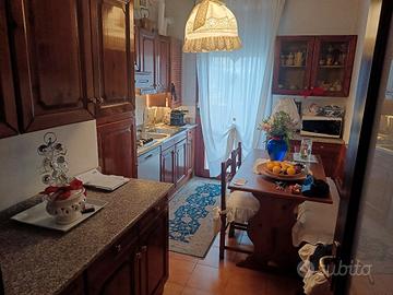  cucina in legno massello vero  con ele