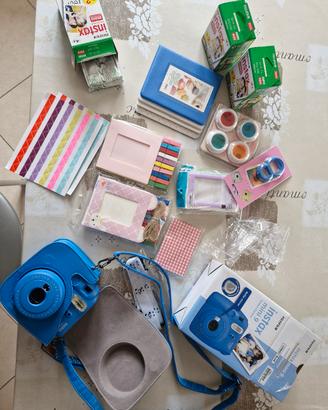 Fuji Film Instax Mini 9 con accessori