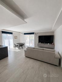 ? Ampio Appartamento con Terrazzo, Giardino e Gar