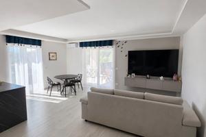 ? Ampio Appartamento con Terrazzo, Giardino e Gar