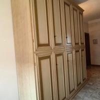 Armadio a 10 ante in avorio e verde salvia