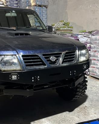 Paraurti gravoso nissan  patrol y61