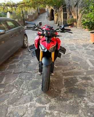 Ducati Streetfighter v2s