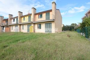 NUOVA COSTRUZIONE! INDIPENDENTE CON CORTE E GARAGE