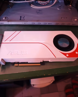 scheda video Asus GTX 960 bianca 