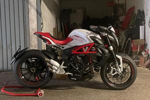 Mv agusta dragster 800