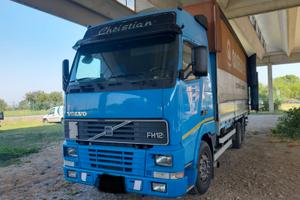 volvo con pedana idraulica