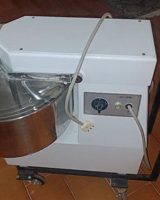 IMPASTATRICE PROFESSIONALE