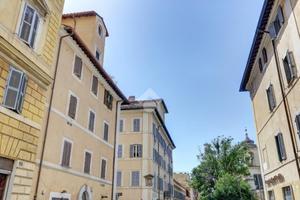 MONOLOCALE A ROMA