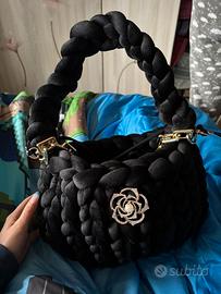 Borsa uncinetto lavorata con le mani