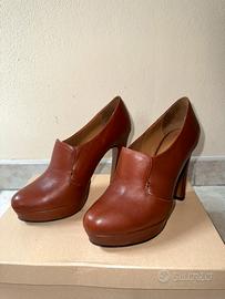 Scarpe in pelle con tacco Lola Cruz