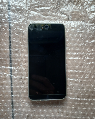 ASUS ZenFone Selfie ZD551KL