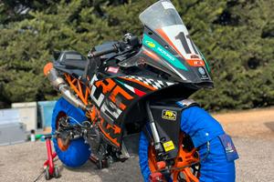 KTM 390 - Pronto Pista con Kit Racing Completo