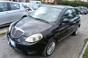 Lancia Ypsilon 1.3 MJT 75 CV Unyca
