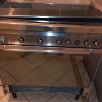 Piano di cottura e forno a gas