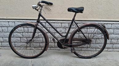 Bicicletta con freni a bacchetta 