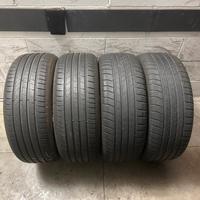 Gomme 215/55/17