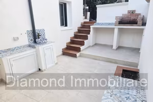 Casa singola con cortile a Torre Archirafi-Riposto