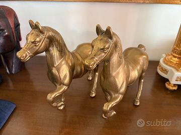 Set di cavalli in bronzo