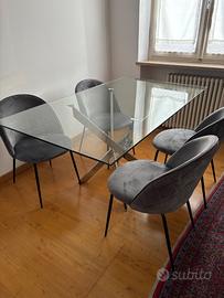 Tavolo vetro e sedie velluto