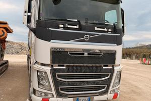 TRATTORE VOLVO FH 500 CON VASCA MENCI