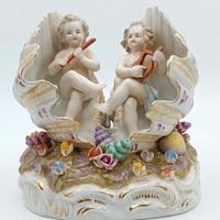 Gruppo scultoreo in porcellana Putti musicisti!