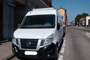 Nissan NV400