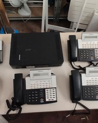 Centralino Samsung Serv 7030 + 5 telefoni e scheda