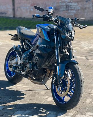 Yamaha MT-09 2023 scarico piu accessori