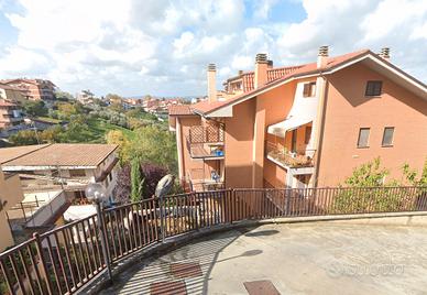 Monterotondo bilocale con balcone