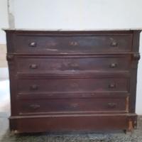 Cassettone con ripiano in marmo antico