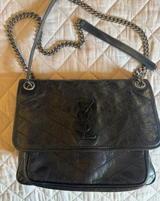 Saint laurent borsa niki media