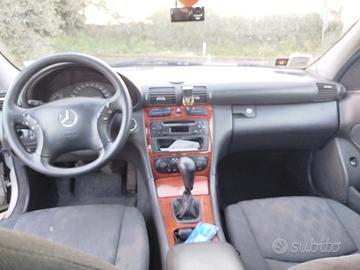 Mercedes Benz  C220