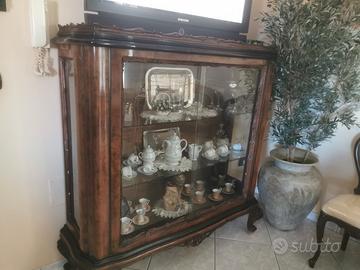 vetrina antica Francese - legno massello radica 