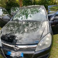 Opel Astra berlina 2006