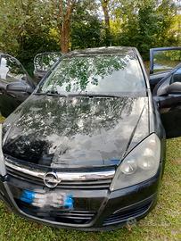 Opel Astra berlina 2006
