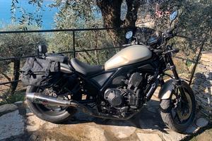 Magnifica Honda CMX 1100 Rebel DCT accessoriata