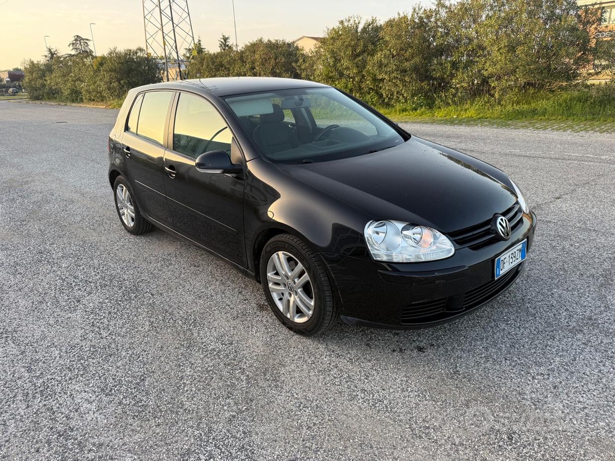 VOLKSWAGEN Golf 5ª serie