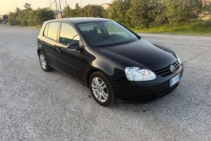 Volkswagen Golf 1.6 16V FSI 5p. Comfortline OK NEO