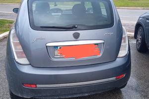 Lancia Ypsilon turbo Multijet anno 2007 marciante