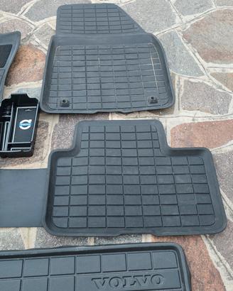 tappetini piu vasca in gomma originali  volvo xc40