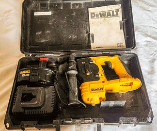 Martello rotativo DeWALT DC212N