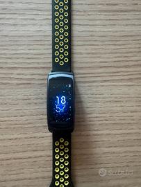 Smartwatch gear Fit2