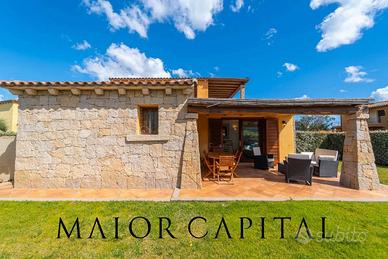 San Teodoro | Villino caposchiera con giardino su