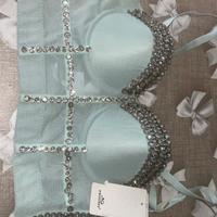 Top azzurro con brillantini | Brillante e trendy