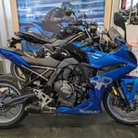 Suzuki GSX-8R in pronta consegna